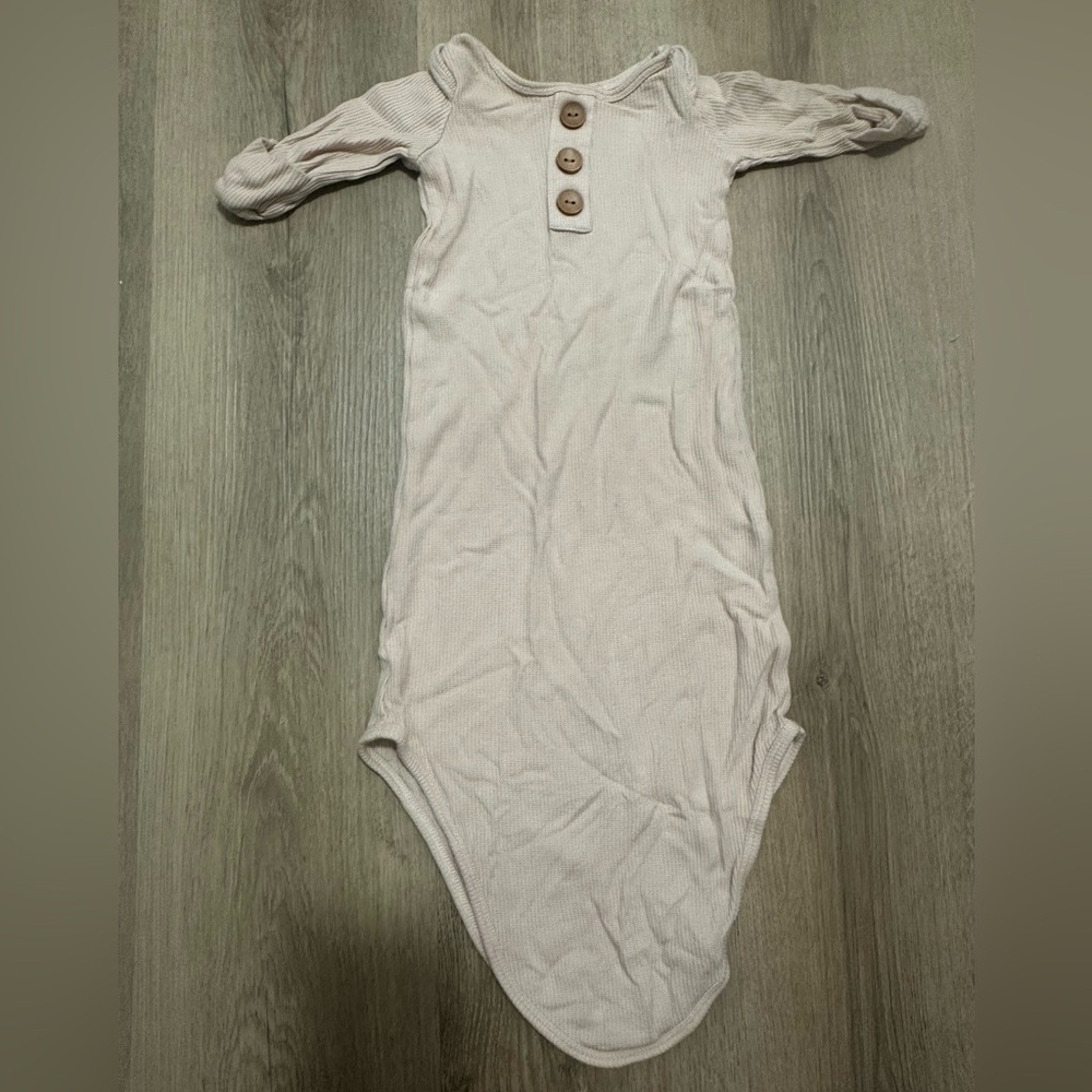 Caden lane knotted gown